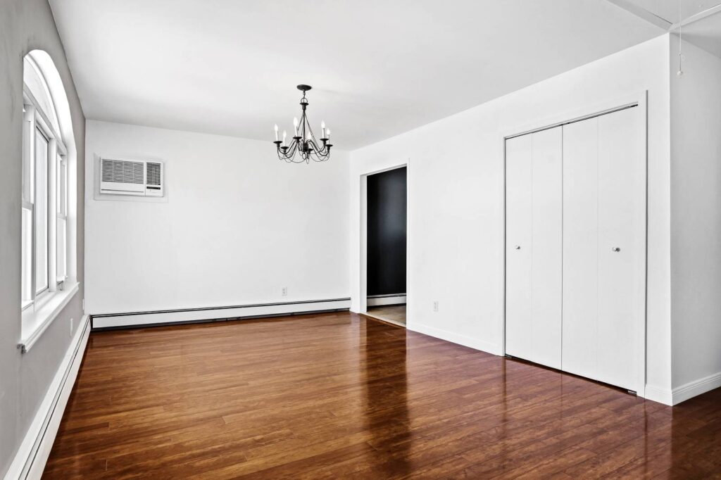 House for Sale in Freeport NY – 1st Room View