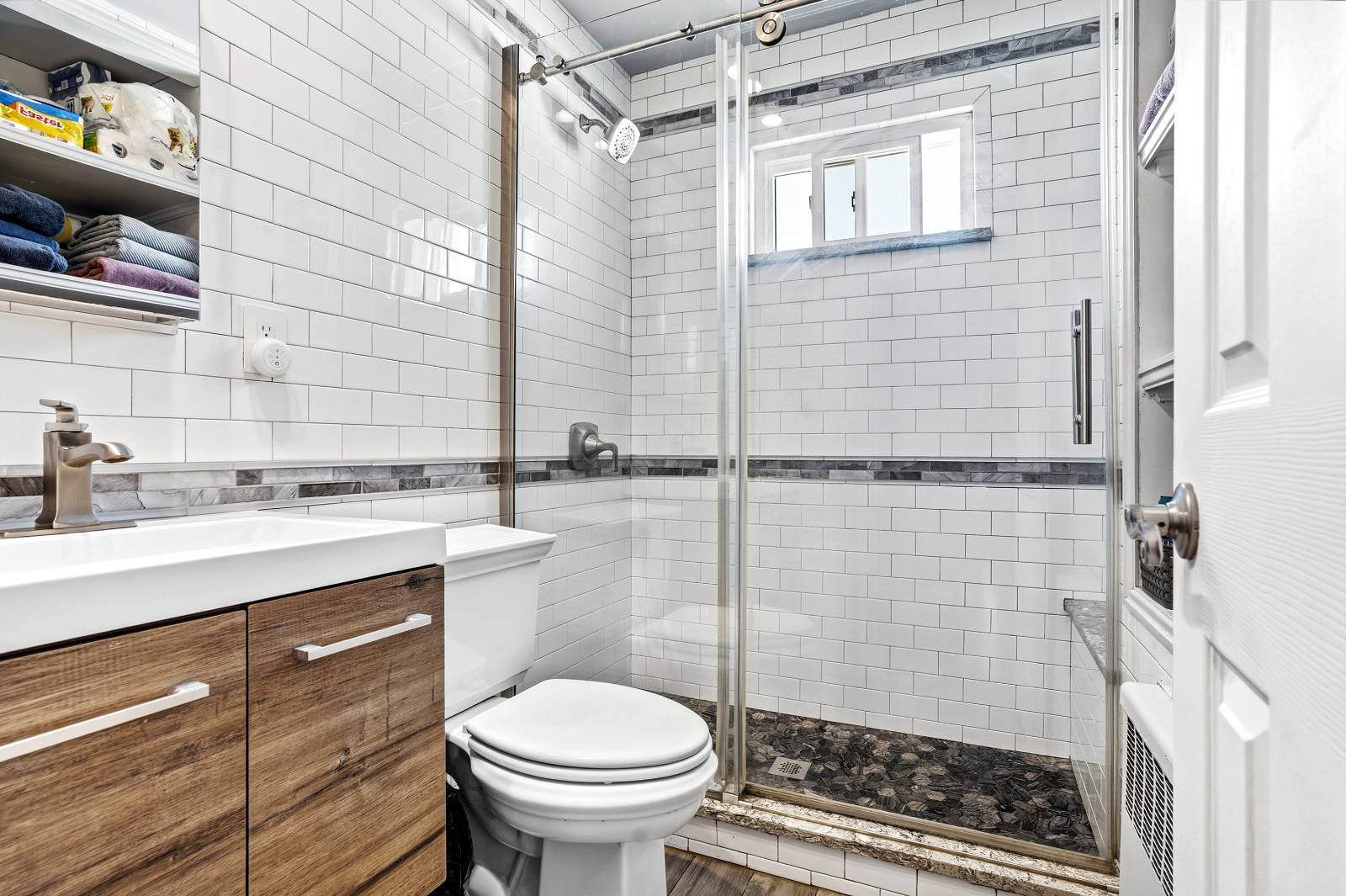 House for Sale in Freeport NY – Bathroom