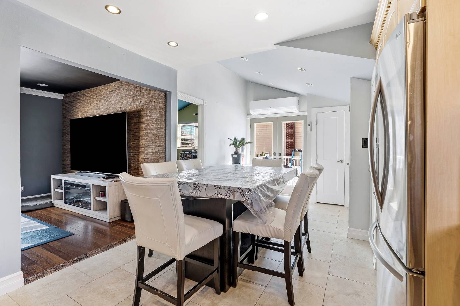 House for Sale in Freeport NY – Dining Table in Kitchen