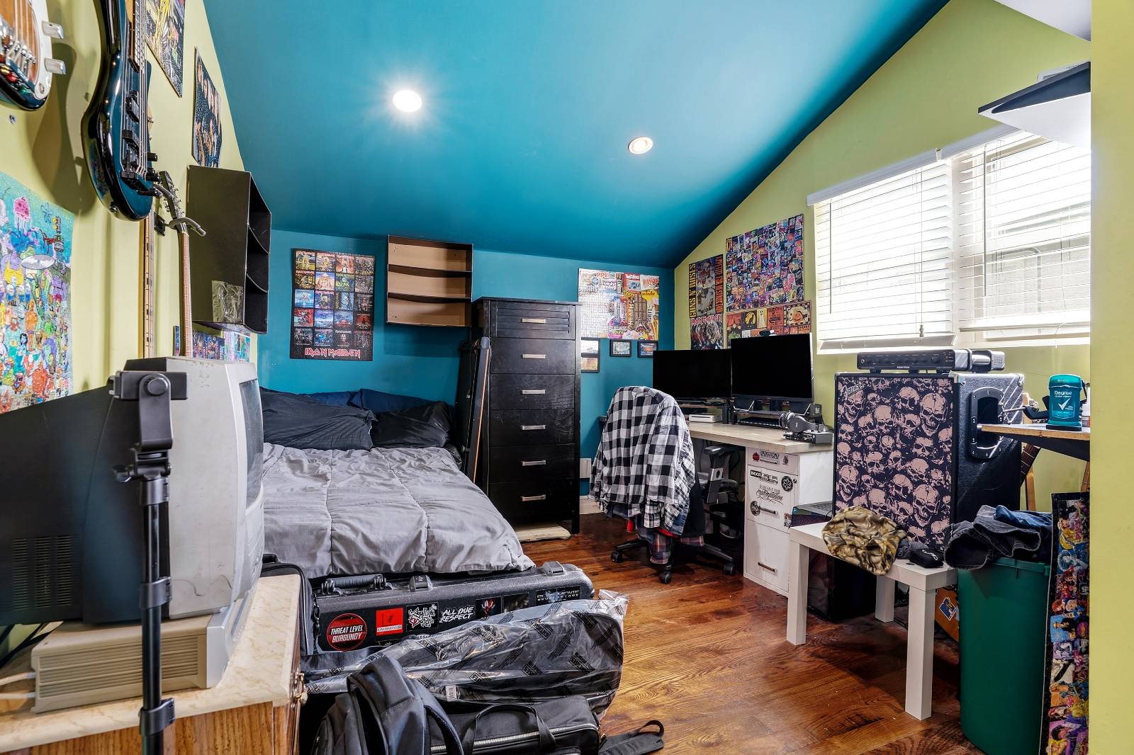 House for Sale in Freeport NY – Upstairs Room