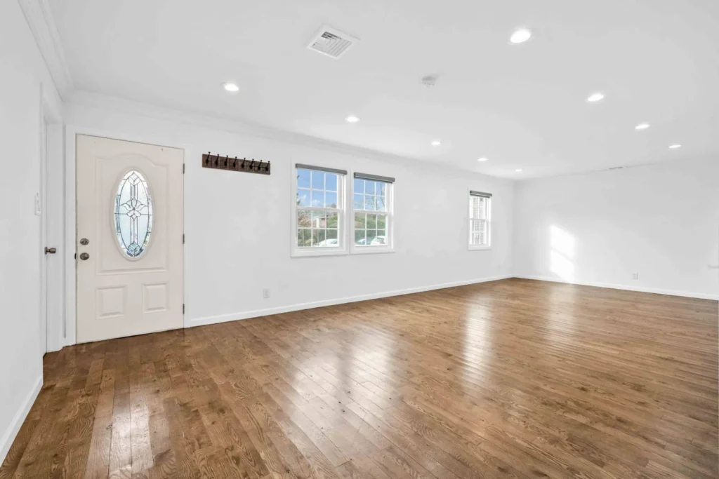 House for sale in East Meadow NY - Room